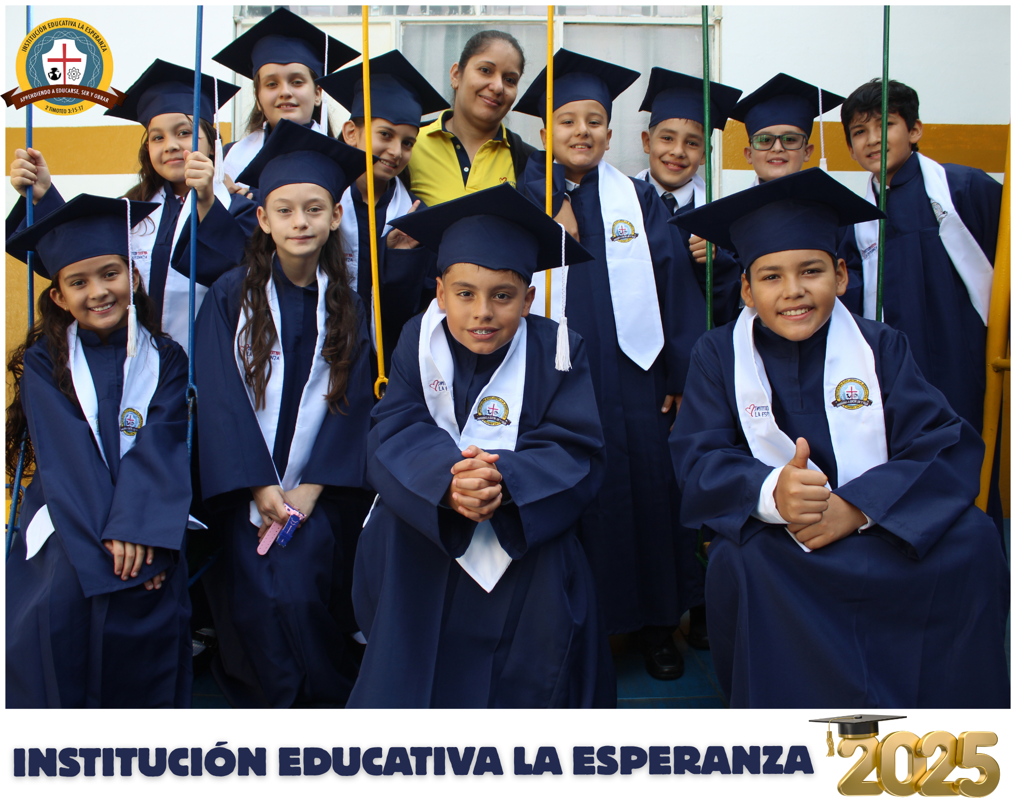 Estudiantes de la Institución Educativa La Esperanza acompañados por su docente